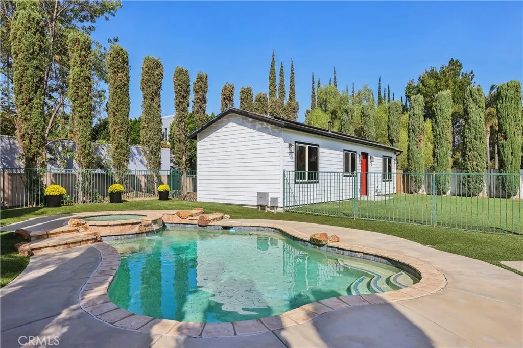 6233 Penfield Avenue, Woodland Hills, California 91367 home-pic-37